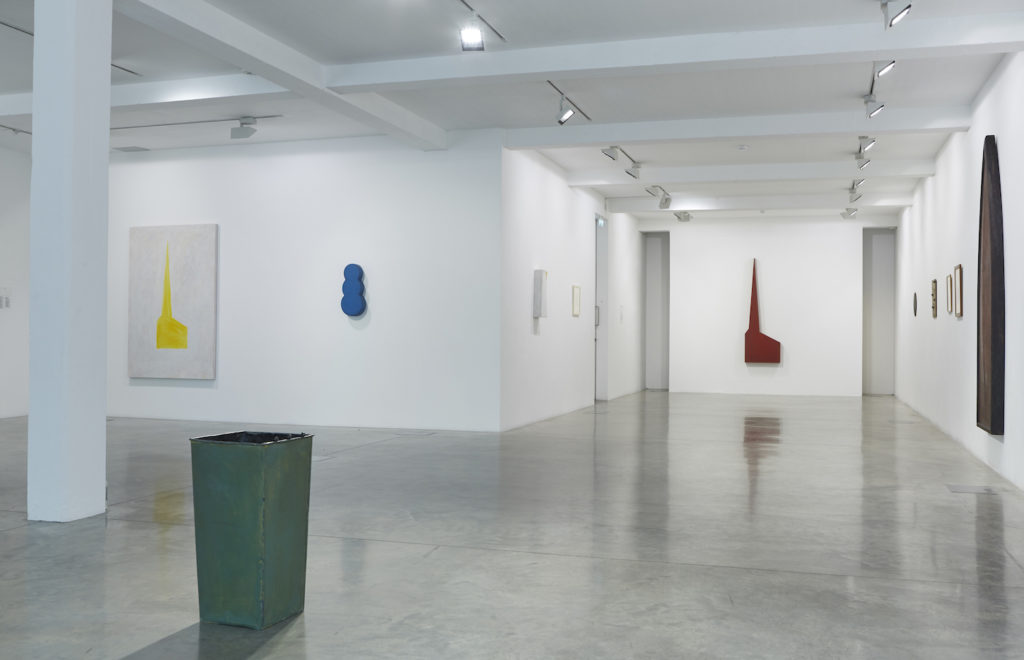 Robert Therrien: Works 1975-1995, installation view at Parasol unit, London, 2016. Photography by Philip White
