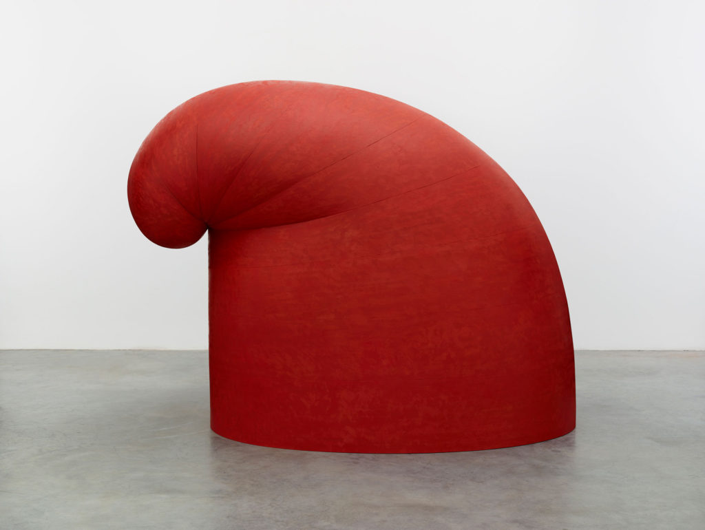 Martin Puryear, Big Phrygian (detail), 2010–2014. Painted red cedar, 147.3 x 101.6 x 193 cm (58 x 40 x 76 in). Glenstone Museum, Potomac, MD, USA. Photography by Photography by Ron Amstutz. © Martin Puryear, Courtesy Matthew Marks Gallery.
