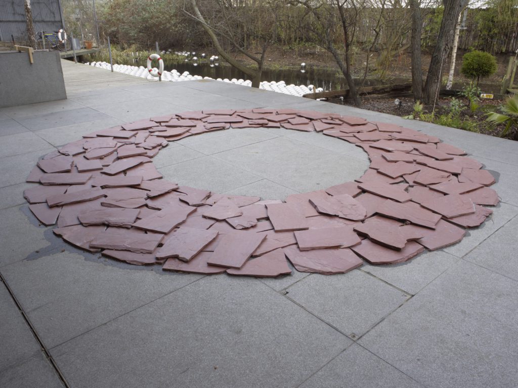 Richard Long, Red Slate Circle, 1987, installation view at Lines of Thought, Parasol unit, London, 2012. Photography by Stephen White
